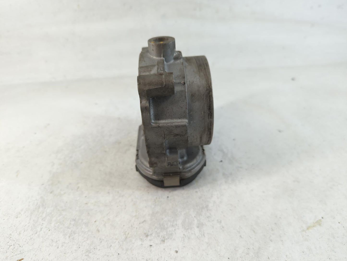 2011-2020 Dodge Grand Caravan Throttle Body P/N:677012 05184349AC Fits OEM Used Auto Parts - Oemusedautoparts1.com