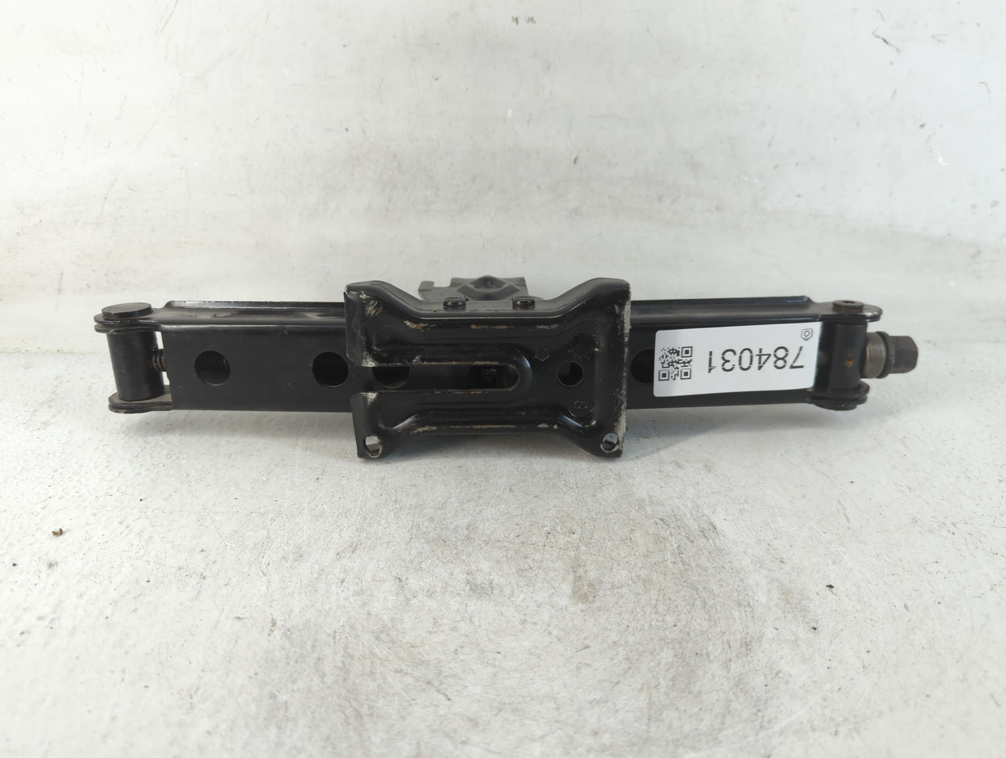 2013 Dodge Grand Caravan Spare Scissor Car Jack - Oemusedautoparts1.com