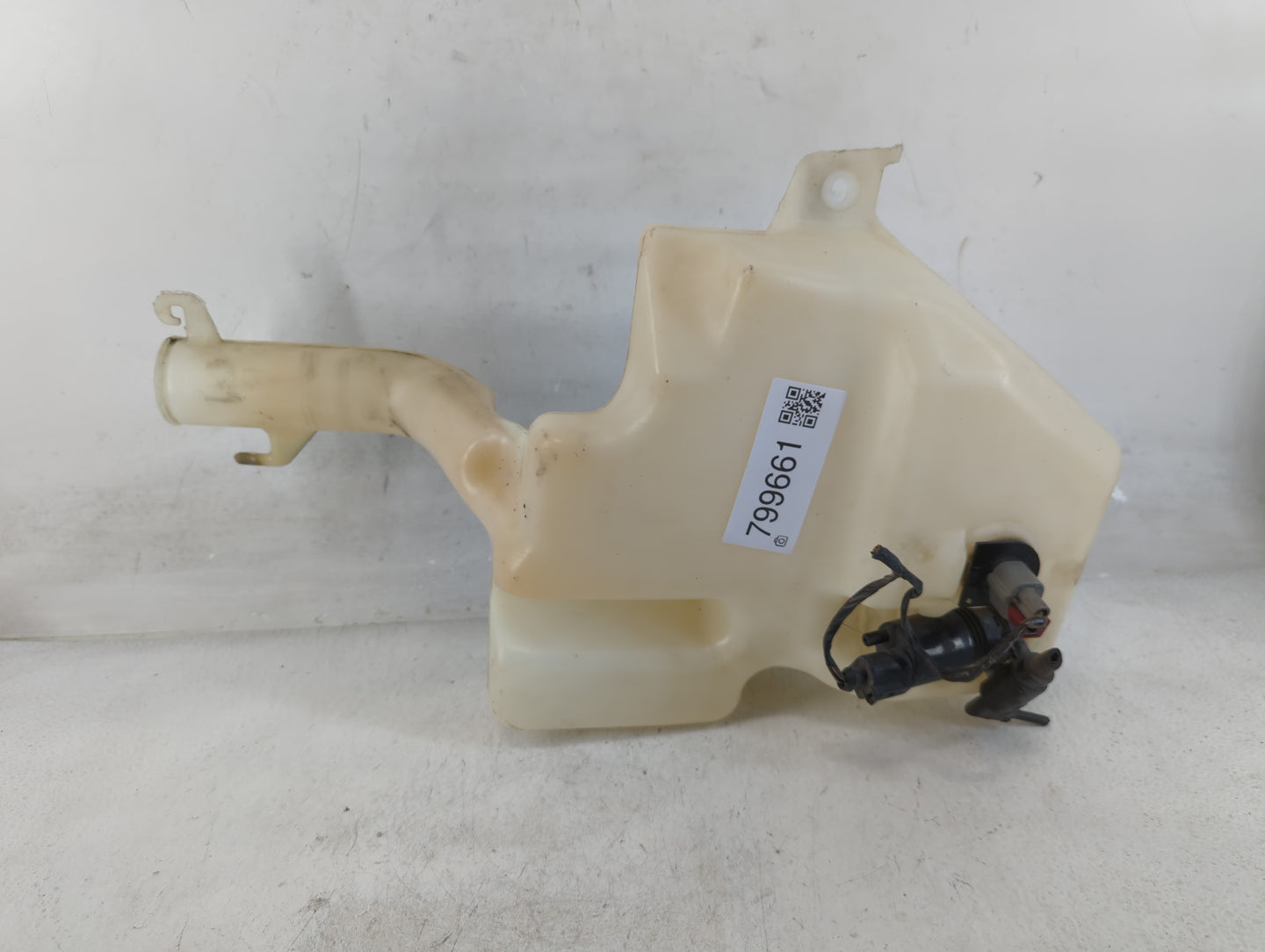 2011 Dodge Grand Caravan Windshield Washer Fluid Reservoir Bottle Oem - Oemusedautoparts1.com