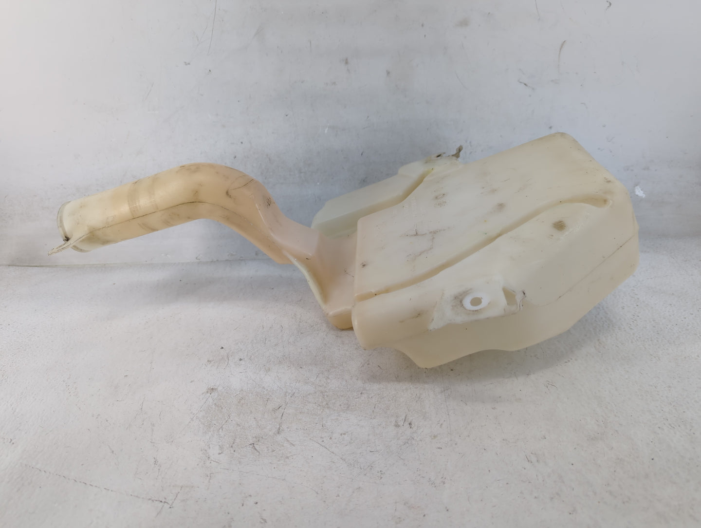 2011 Dodge Grand Caravan Windshield Washer Fluid Reservoir Bottle Oem - Oemusedautoparts1.com