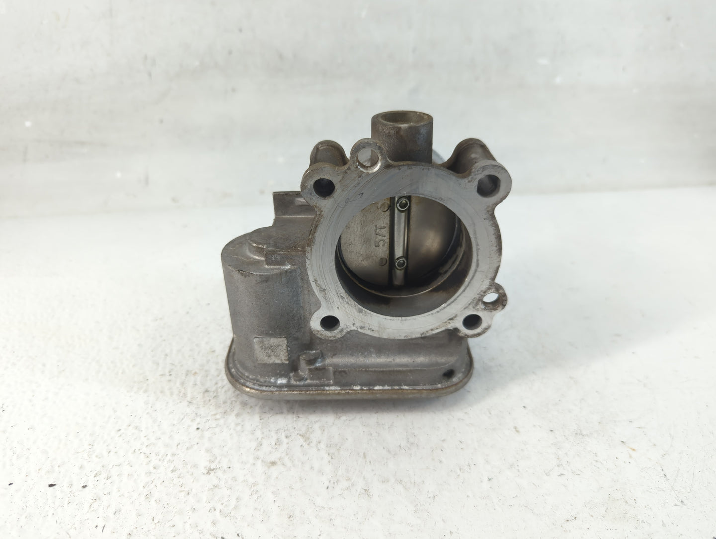2009-2018 Dodge Journey Throttle Body Fits Fits 2007 2008 2009 2010 2011 2012 2013 2014 2015 2016 2017 2018 OEM Used Auto Pa