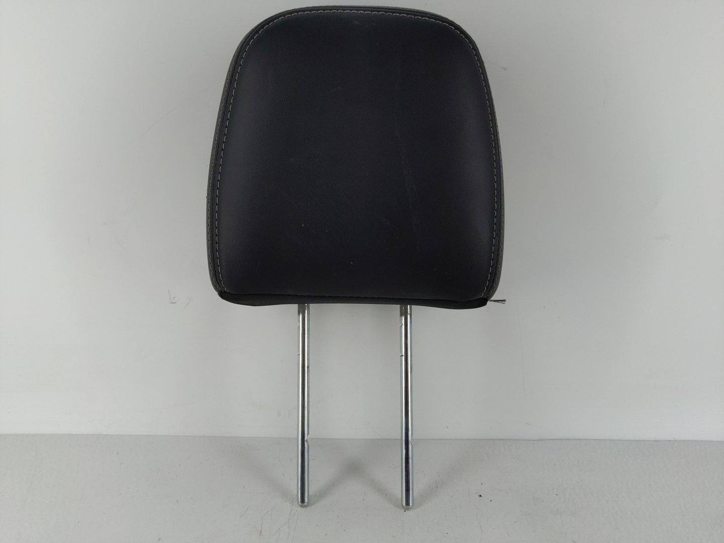 2011-2017 Dodge Journey Headrest Head Rest Rear Seat Fits Fits 2011 2012 2013 2014 2015 2016 2017 OEM Used Auto Parts - Oemu