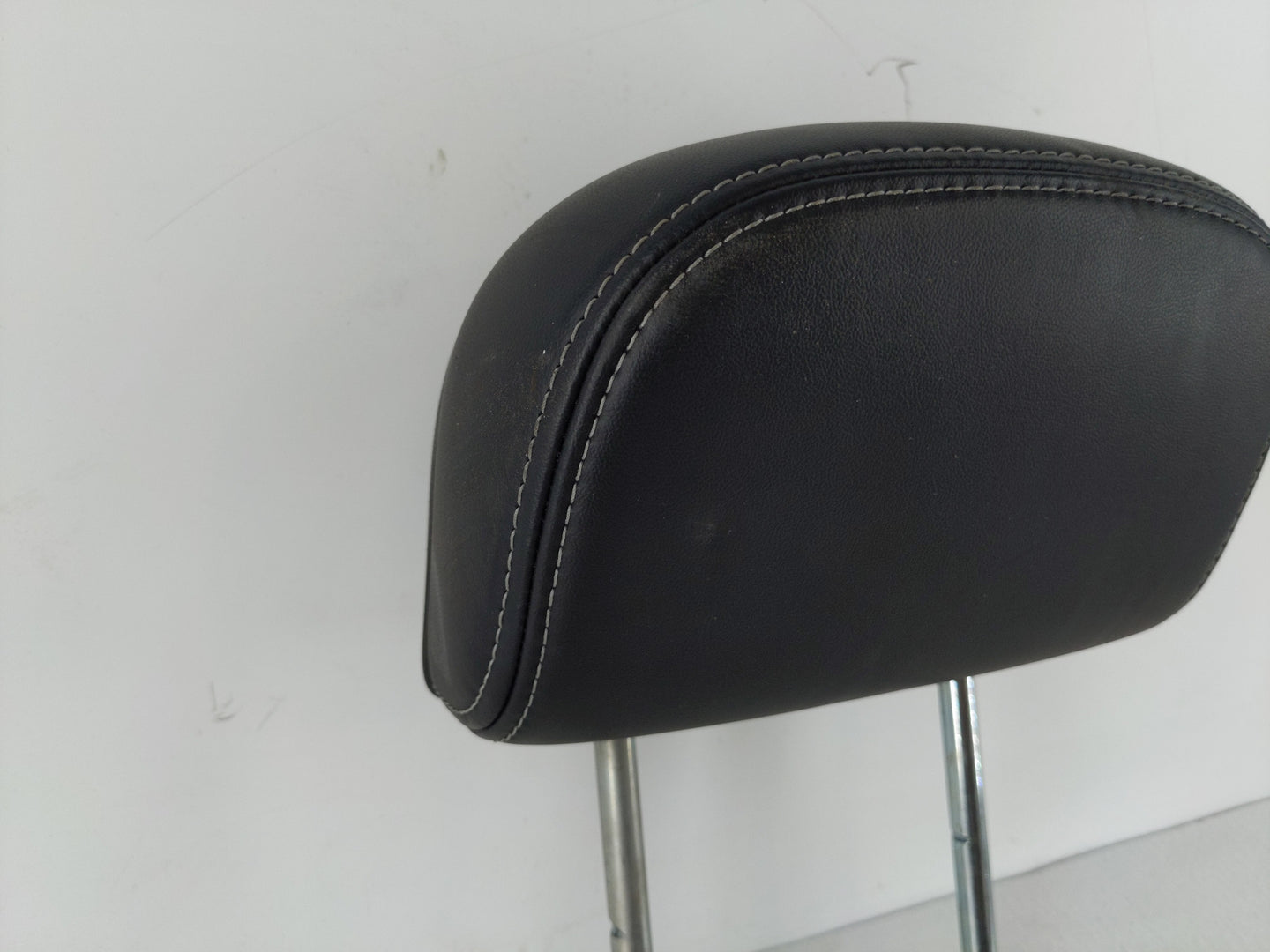 2011-2017 Dodge Journey Headrest Head Rest Rear Center Seat Fits Fits 2011 2012 2013 2014 2015 2016 2017 OEM Used Auto Parts