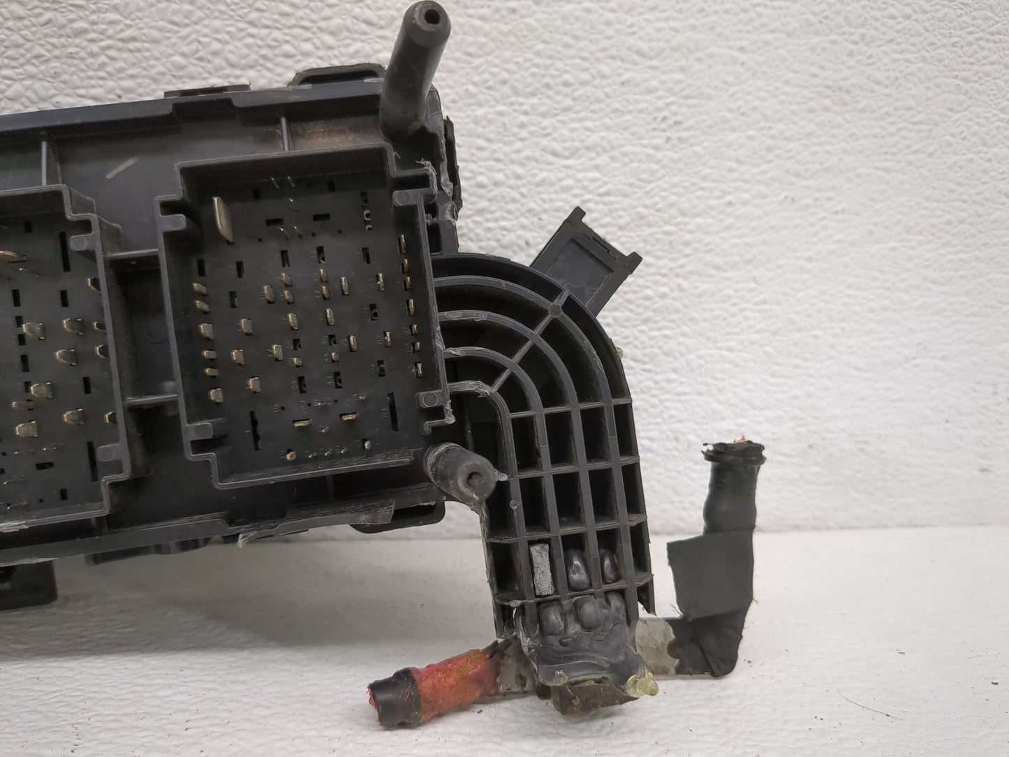 2013 Dodge Journey Fusebox Fuse Box Panel Relay Module P/N:68143317AD 68079356AB Fits OEM Used Auto Parts - Oemusedautoparts