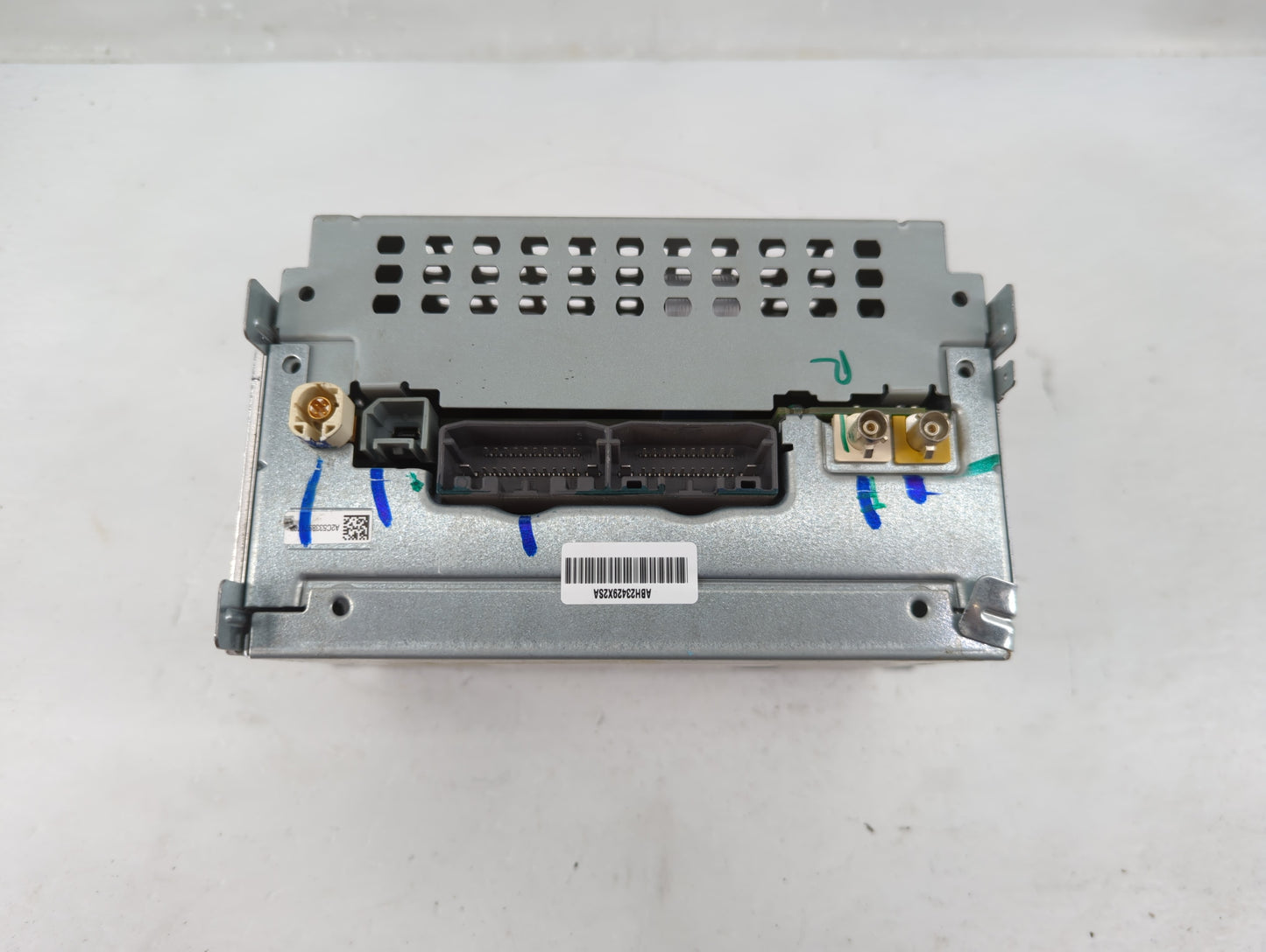 2013 Dodge Journey Radio AM FM Cd Player Receiver Replacement P/N:P05091919AB Fits OEM Used Auto Parts - Oemusedautoparts1.c
