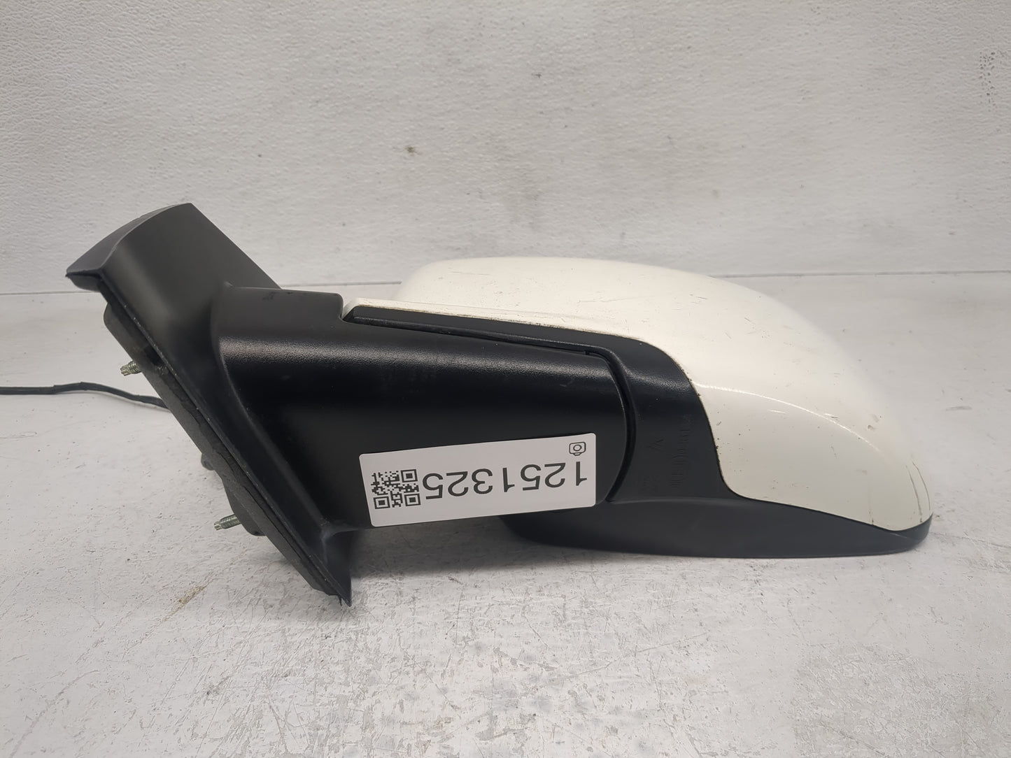 2013 Dodge Journey Driver Side View Mirror - Left Door Mirror OEM Used - Oemusedautoparts1.com