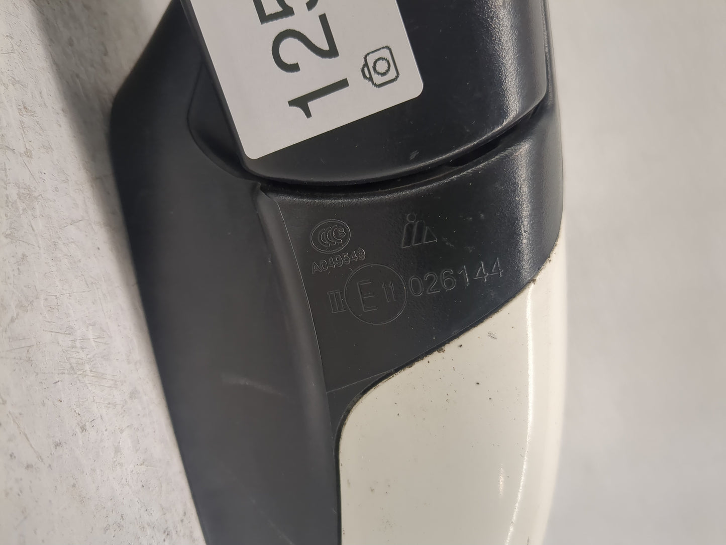 2013 Dodge Journey Driver Side View Mirror - Left Door Mirror OEM Used - Oemusedautoparts1.com