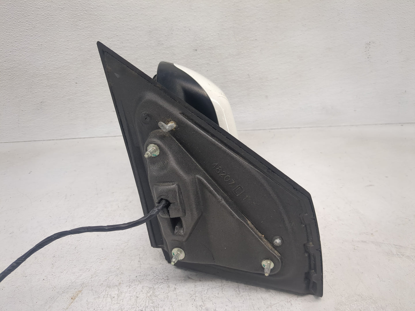 2013 Dodge Journey Driver Side View Mirror - Left Door Mirror OEM Used - Oemusedautoparts1.com