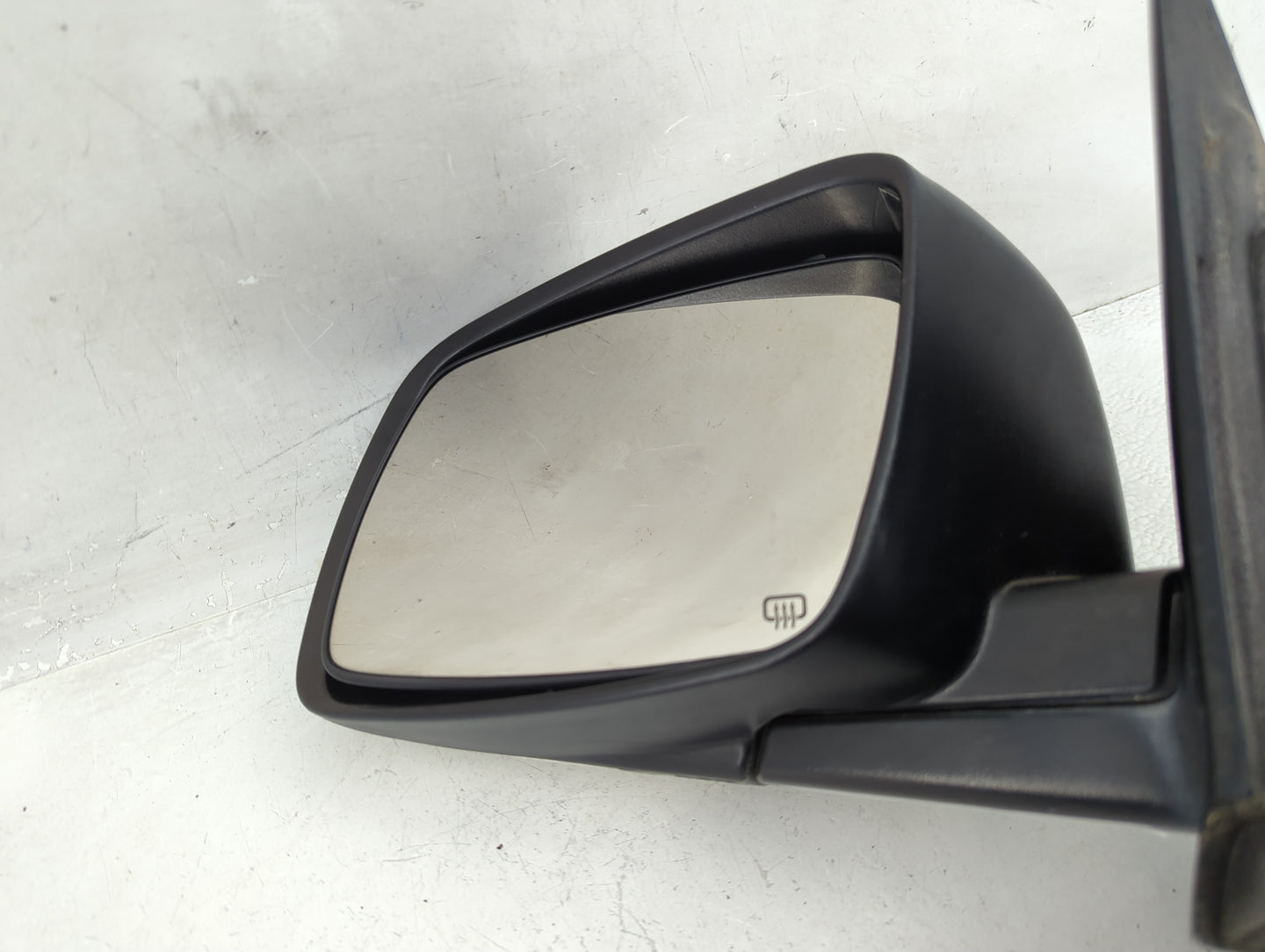 2013 Dodge Journey Driver Side View Mirror - Left Door Mirror OEM Used - Oemusedautoparts1.com