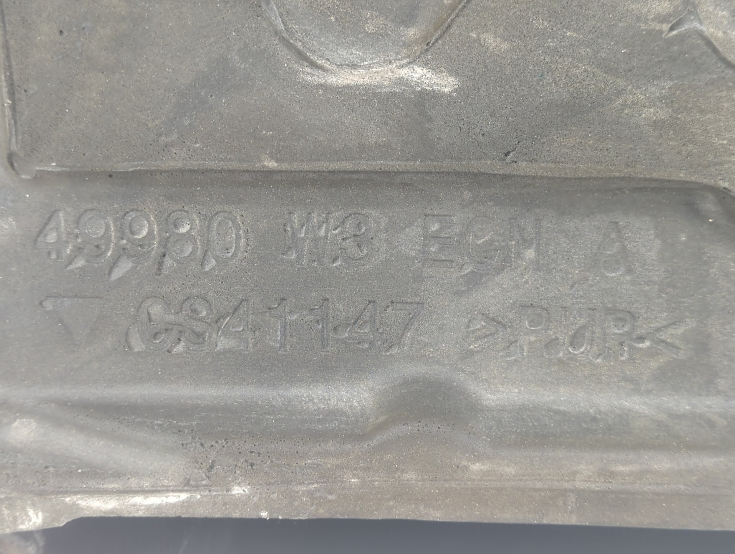 2013 Dodge Journey Engine Cover - Oemusedautoparts1.com
