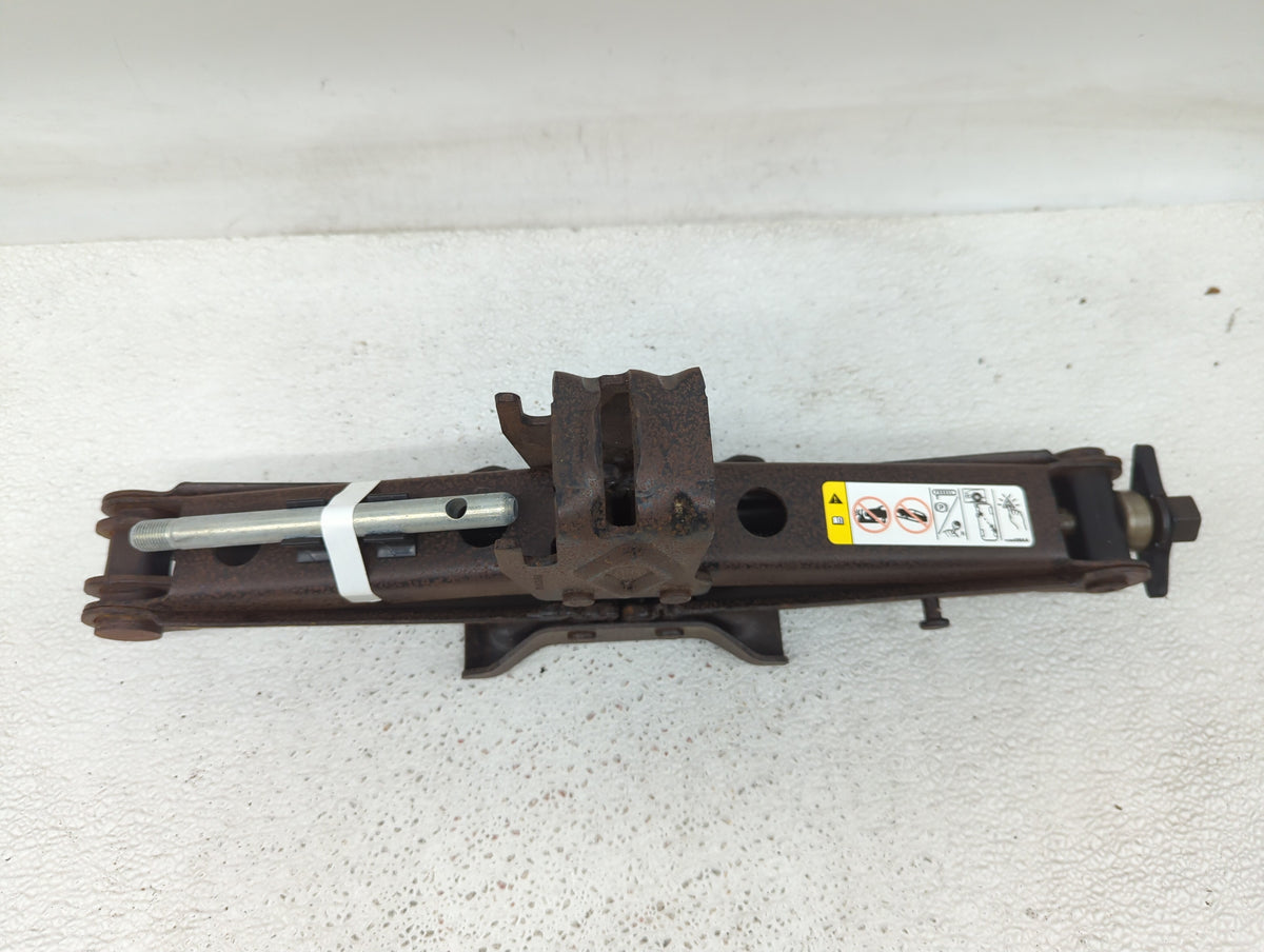 2013 Dodge Journey Spare Scissor Car Jack 1415649 - Oemusedautoparts1.com