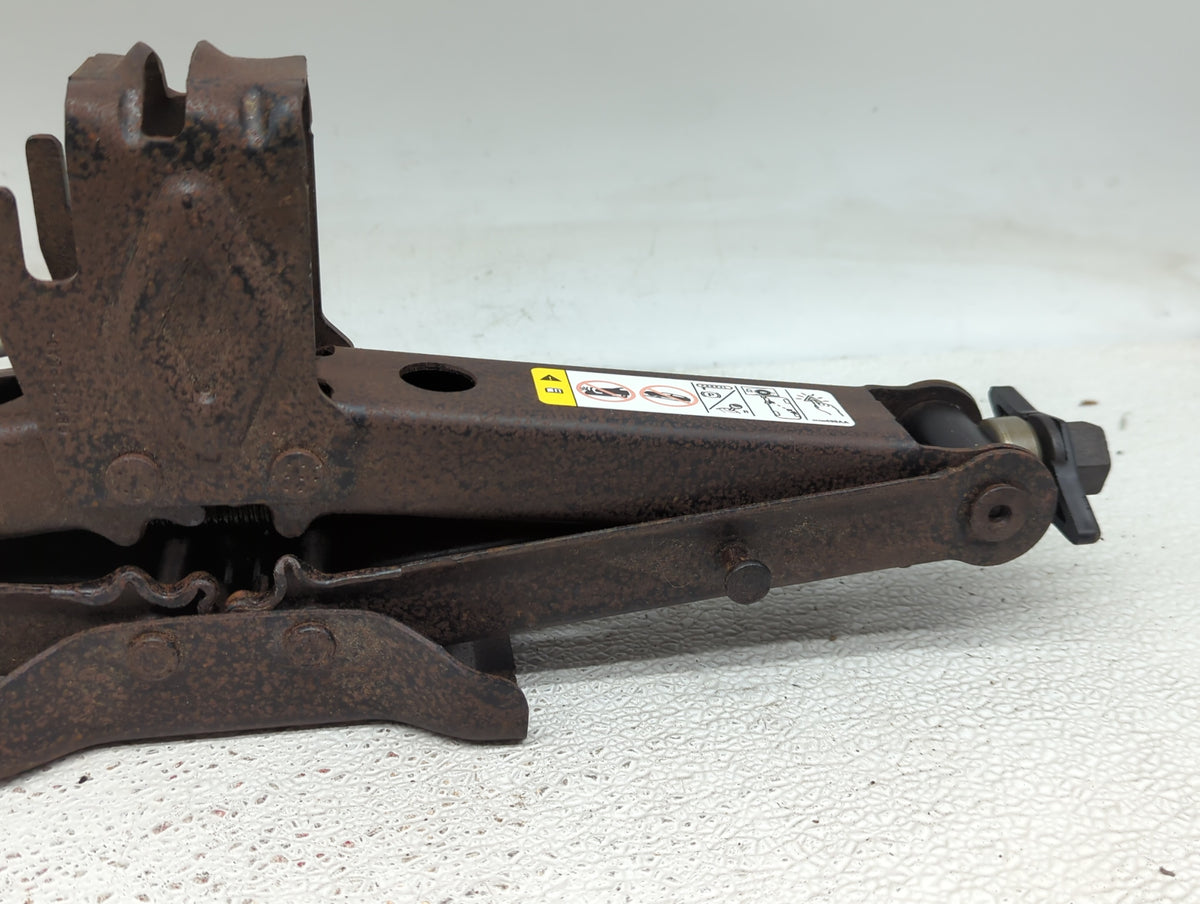 2013 Dodge Journey Spare Scissor Car Jack 1415649 - Oemusedautoparts1.com
