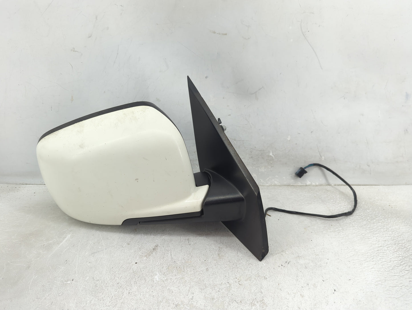 2013 Dodge Journey Passenger Side View Mirror - Right Door Mirror OEM Used - Oemusedautoparts1.com