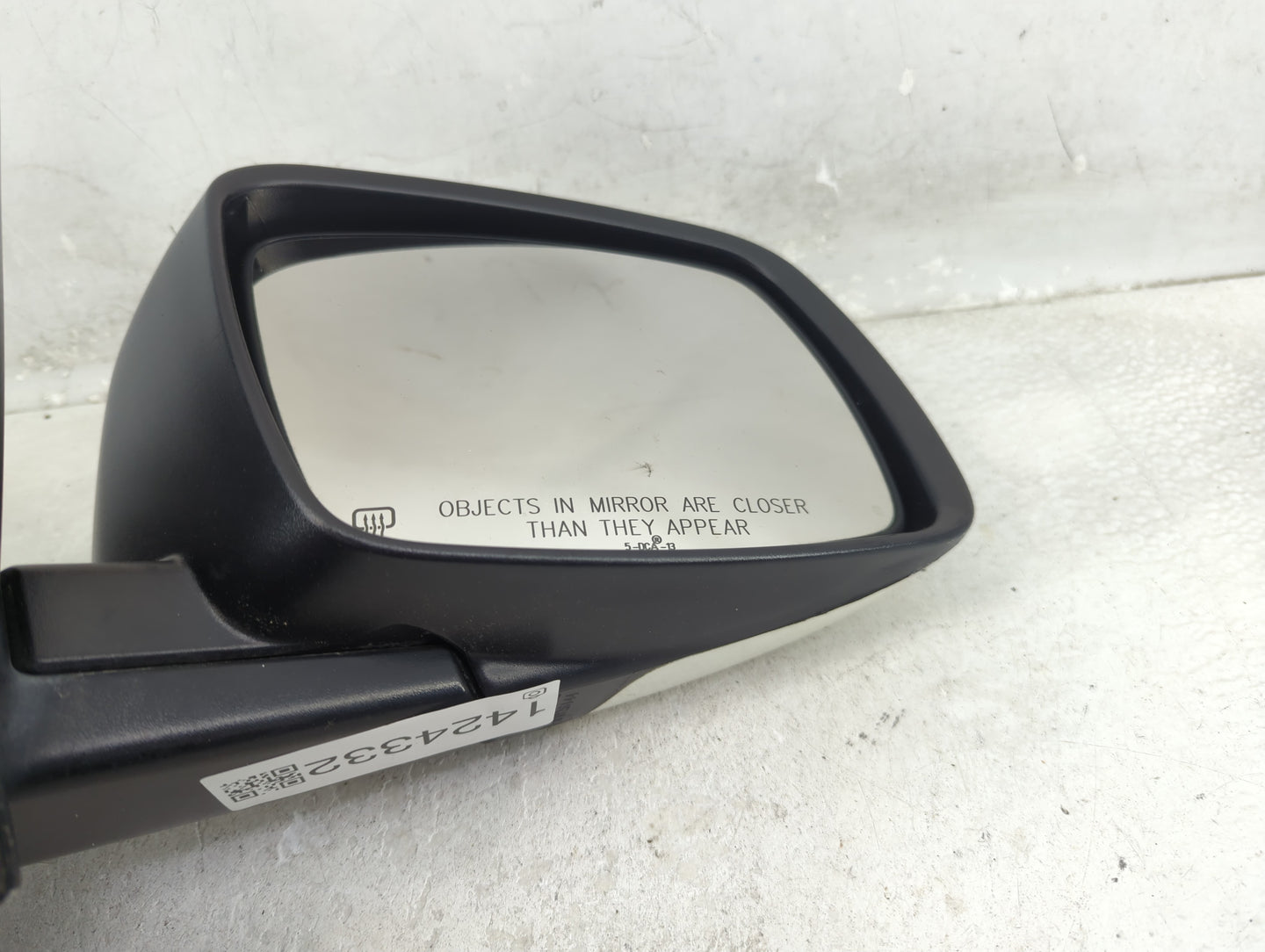 2013 Dodge Journey Passenger Side View Mirror - Right Door Mirror OEM Used - Oemusedautoparts1.com