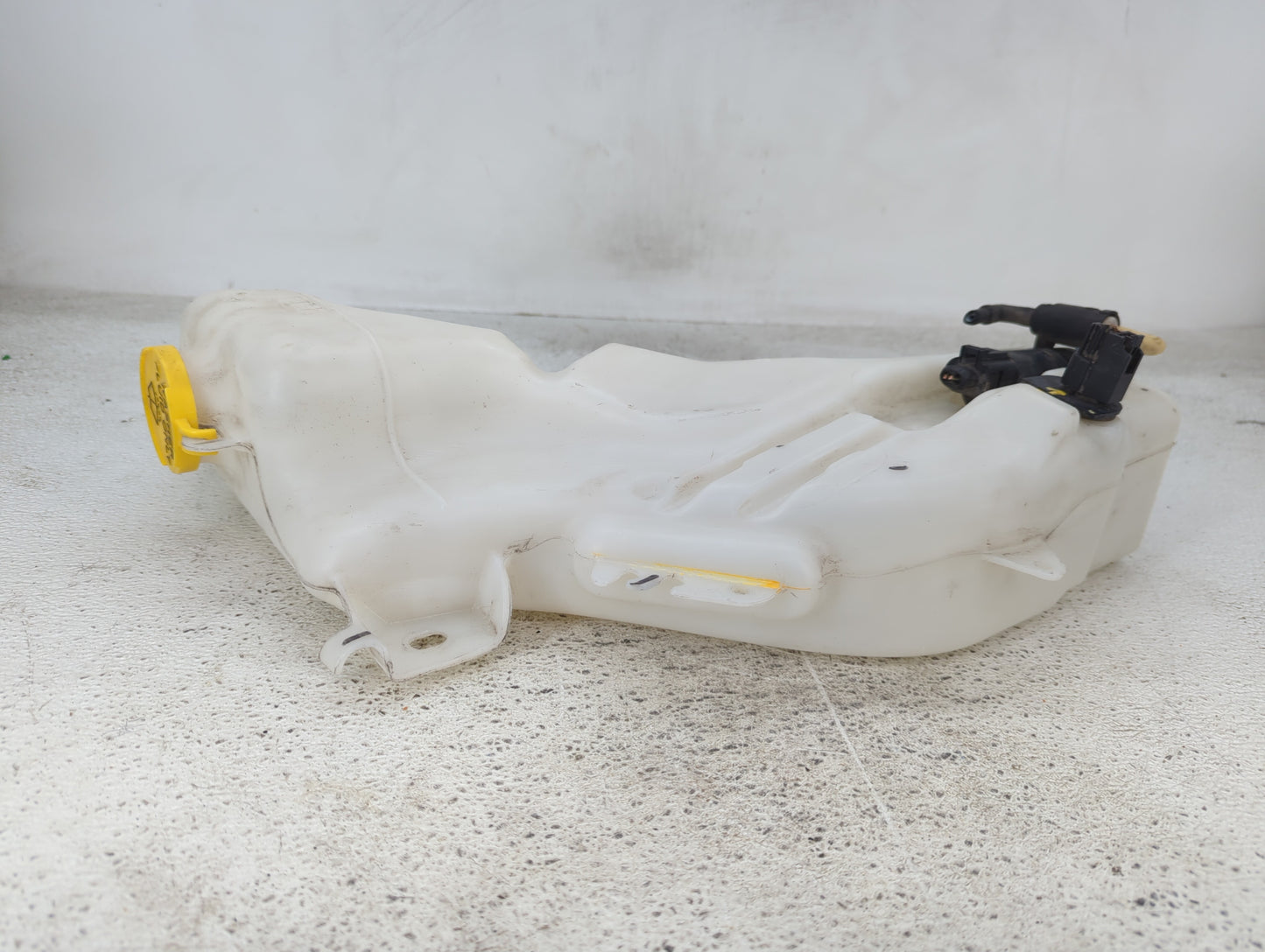 2013 Dodge Journey Windshield Washer Fluid Reservoir Bottle Oem - Oemusedautoparts1.com