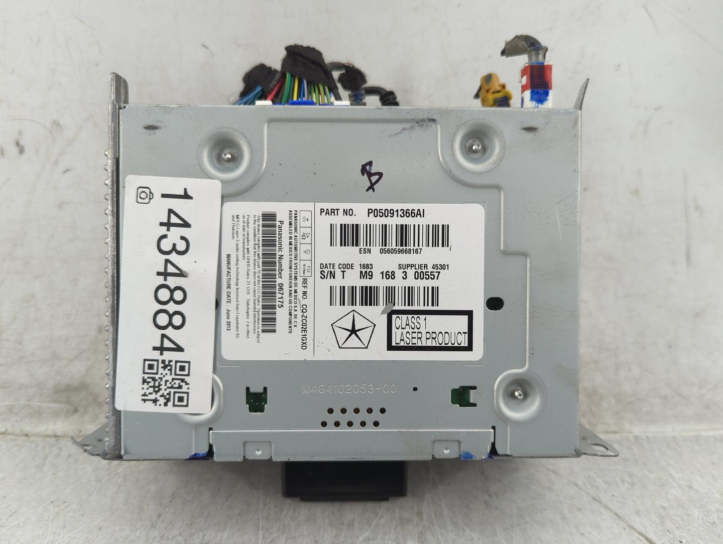 2013 Dodge Journey Radio AM FM Cd Player Receiver Replacement P/N:P05091366AI CQ-ZC02E1GXD Fits OEM Used Auto Parts - Oemuse