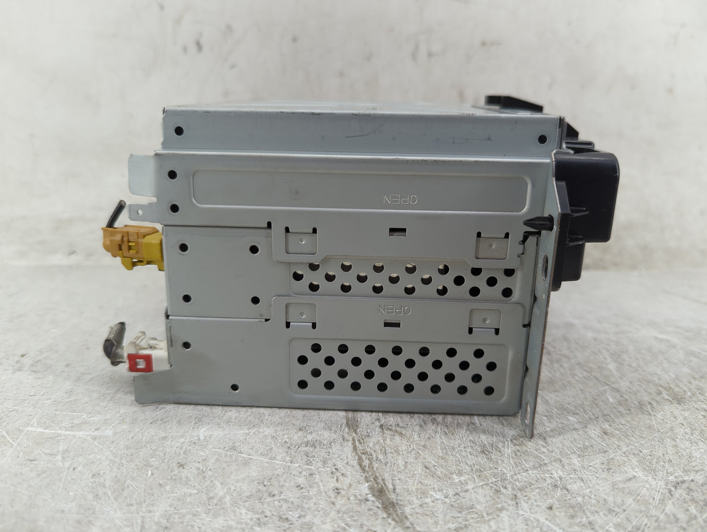 2013 Dodge Journey Radio AM FM Cd Player Receiver Replacement P/N:P05091366AI CQ-ZC02E1GXD Fits OEM Used Auto Parts - Oemuse