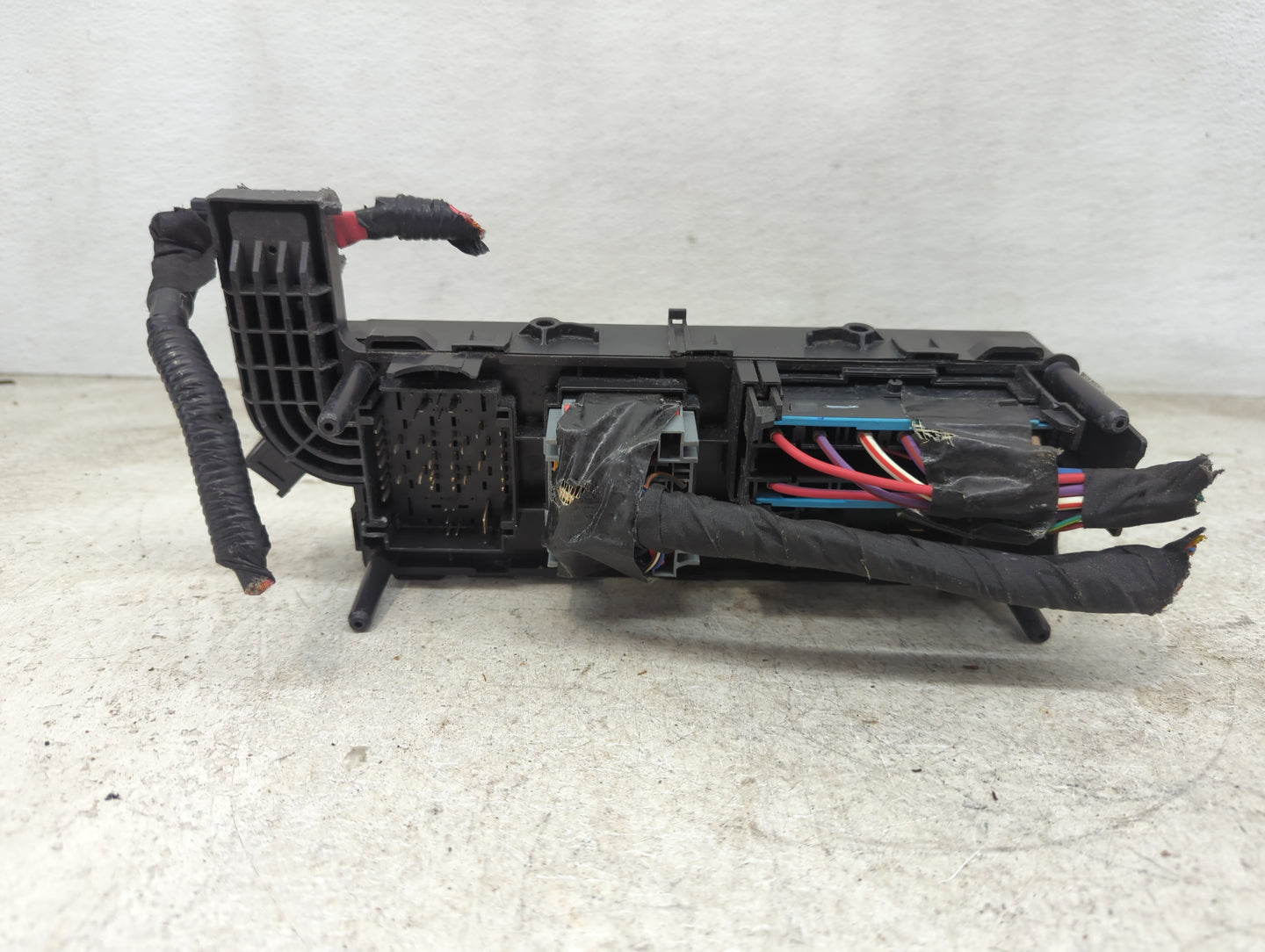 2012-2019 Dodge Journey Fusebox Fuse Box Relay Module Tipm P68143314ad - Oemusedautoparts1.com