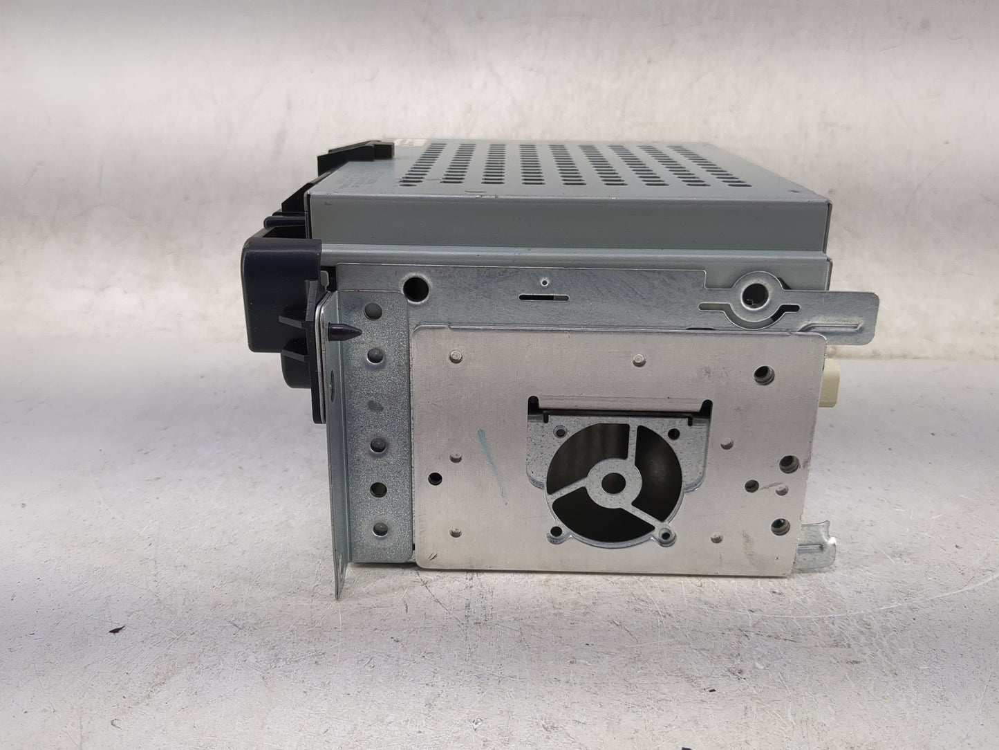 2013 Dodge Journey Radio AM FM Cd Player Receiver Replacement P/N:P05091920AB Fits OEM Used Auto Parts - Oemusedautoparts1.c