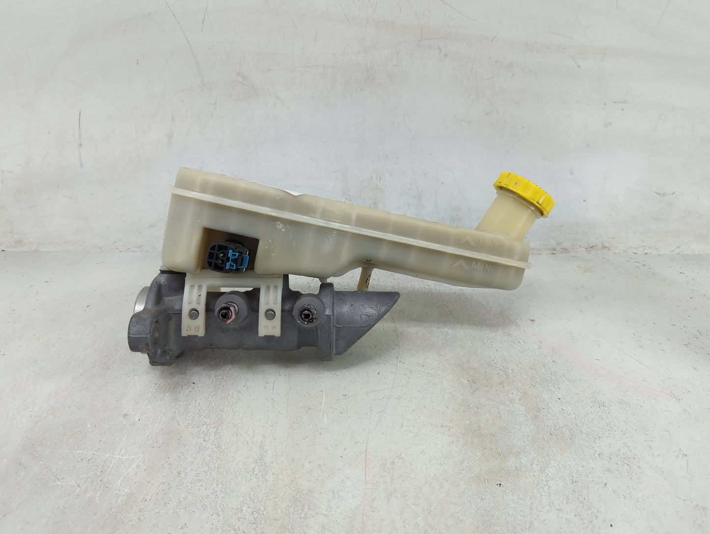 2013 Dodge Journey Brake Master Cylinder 1490138 - Oemusedautoparts1.com
