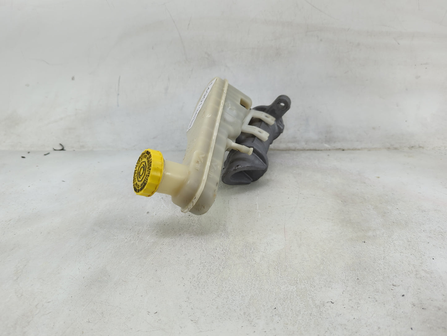 2013 Dodge Journey Brake Master Cylinder 1490138 - Oemusedautoparts1.com