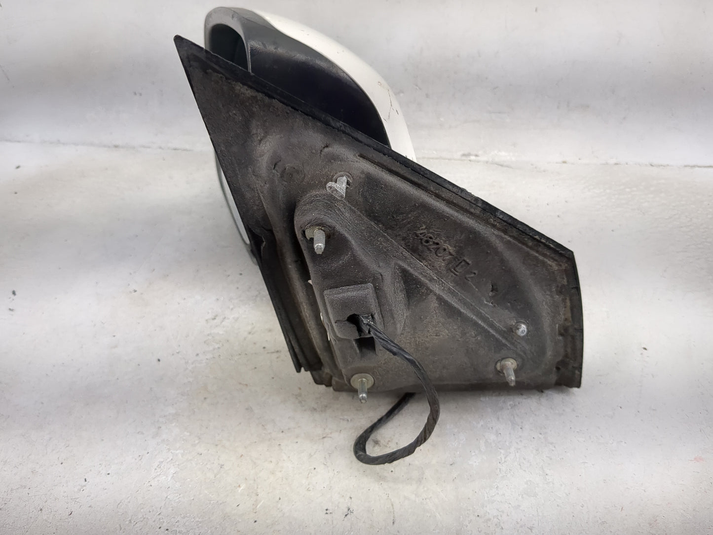 2013 Dodge Journey Driver Side View Mirror - Left Door Mirror OEM Used - Oemusedautoparts1.com