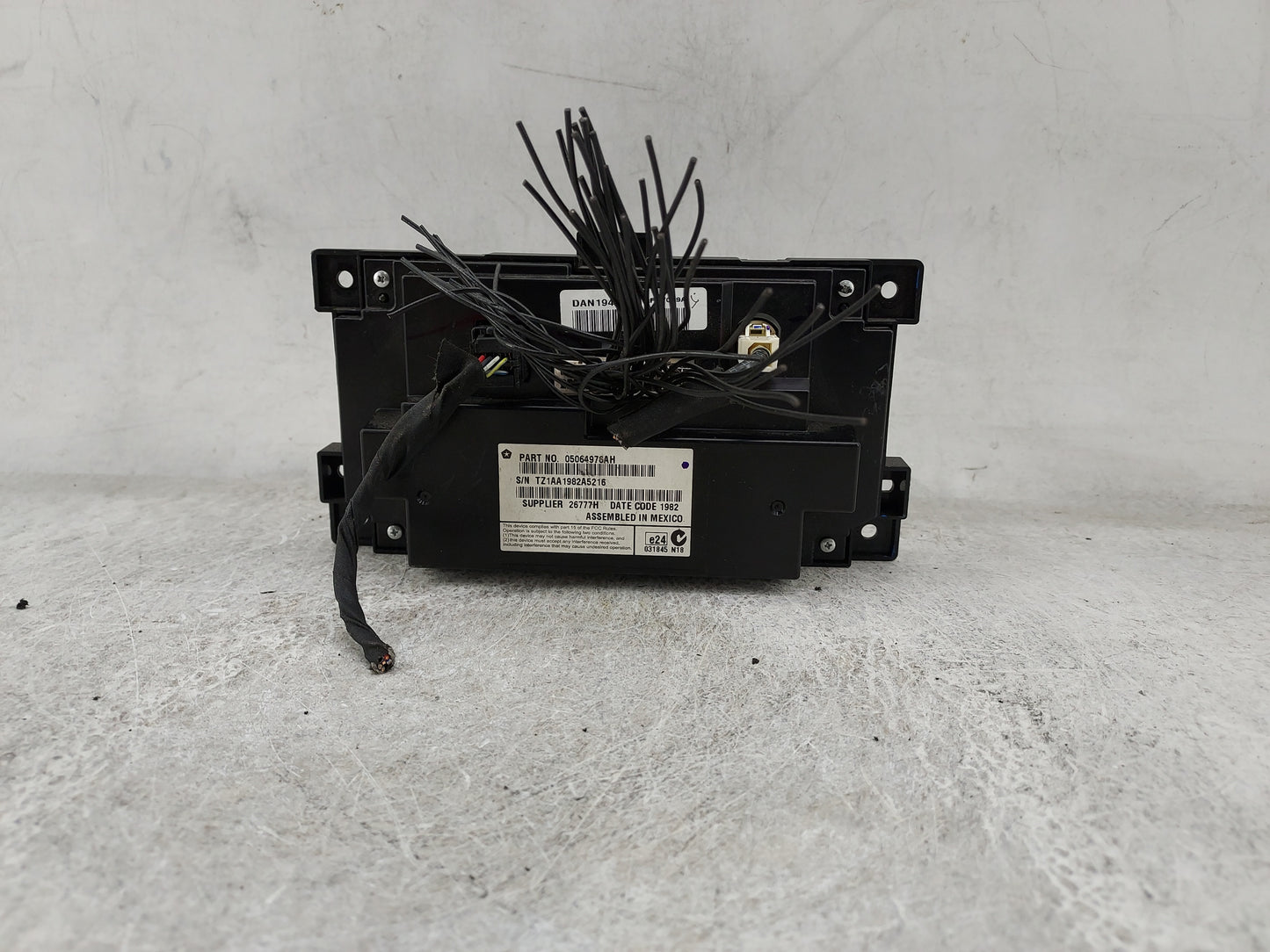 2013 Dodge Journey Information Display Screen - Oemusedautoparts1.com