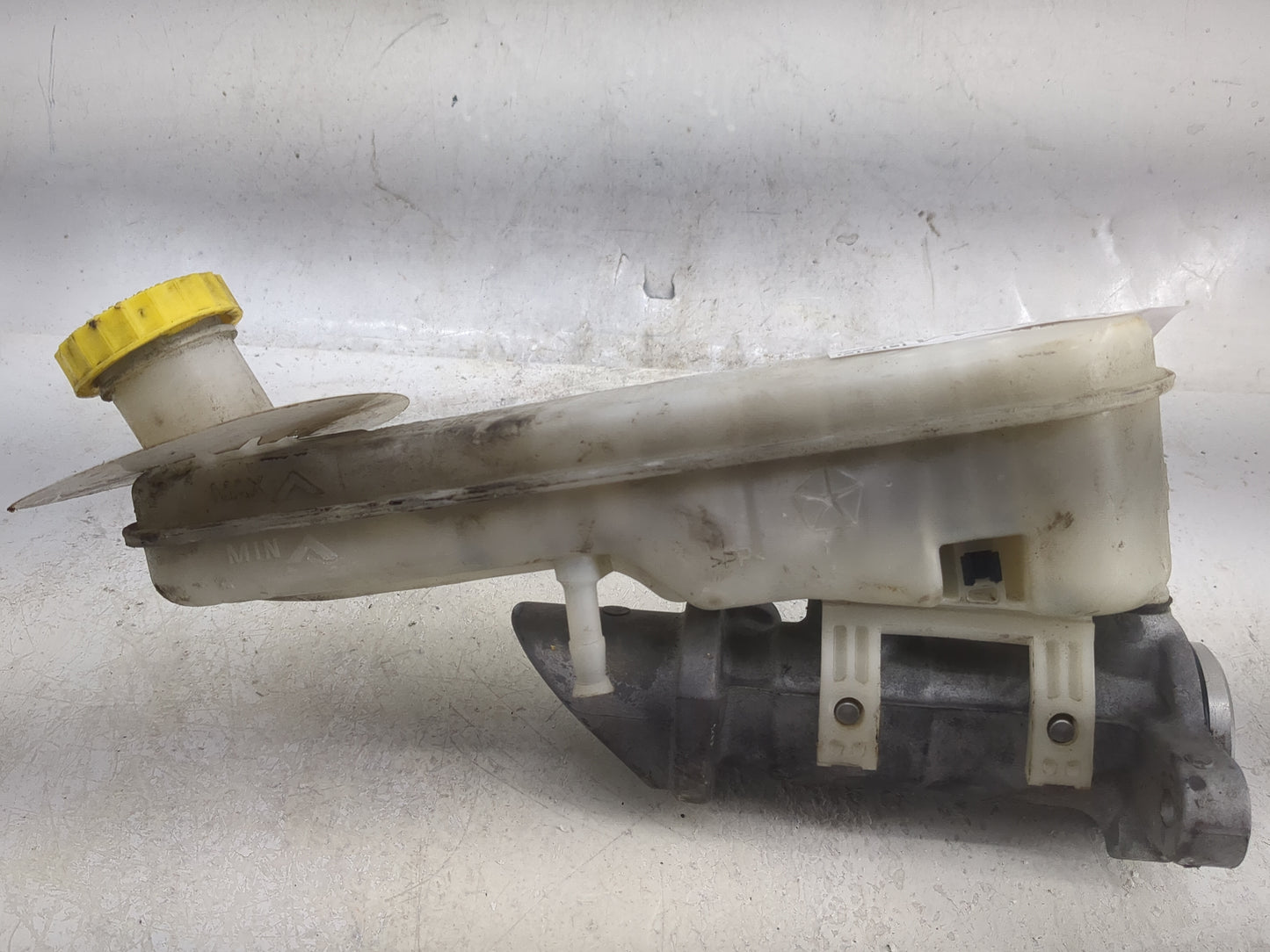 2013 Dodge Journey Brake Master Cylinder 1498344 - Oemusedautoparts1.com