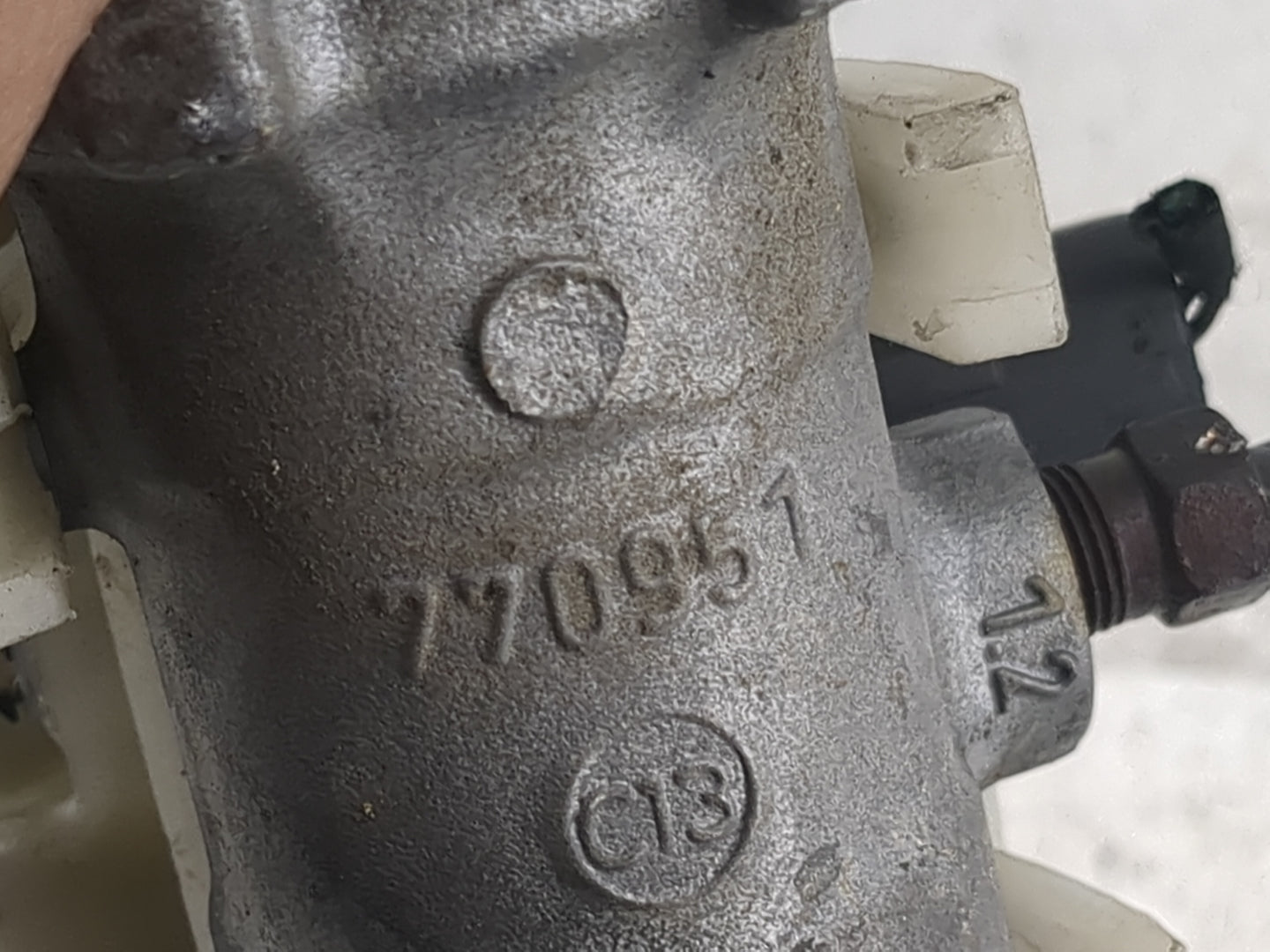 2013 Dodge Journey Brake Master Cylinder 1498344 - Oemusedautoparts1.com
