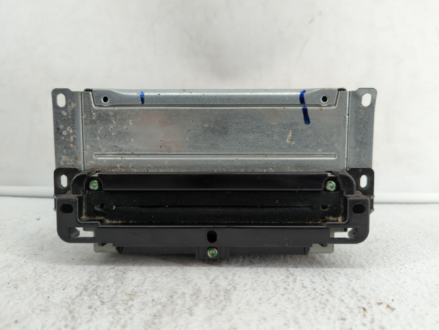 2013-2013 Dodge Journey Am Fm Cd Player Radio Receiver - Oemusedautoparts1.com