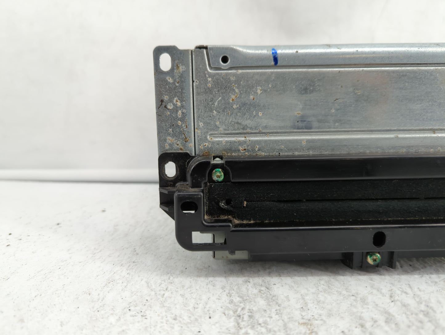 2013-2013 Dodge Journey Am Fm Cd Player Radio Receiver - Oemusedautoparts1.com