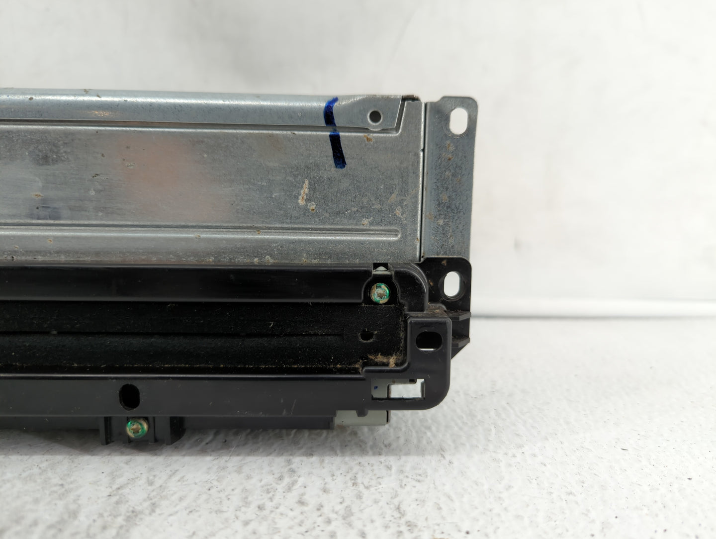 2013-2013 Dodge Journey Am Fm Cd Player Radio Receiver - Oemusedautoparts1.com