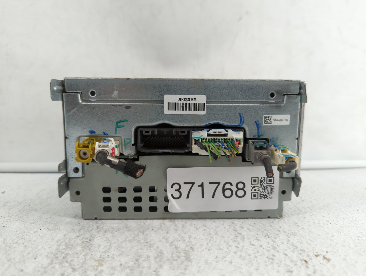2013-2013 Dodge Journey Am Fm Cd Player Radio Receiver - Oemusedautoparts1.com