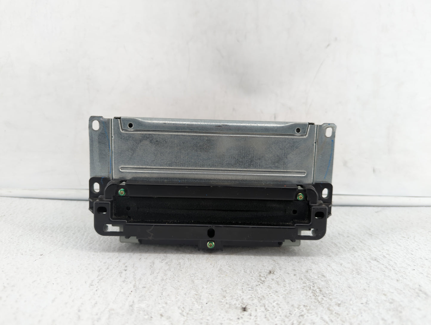 2013-2013 Dodge Journey Am Fm Cd Player Radio Receiver - Oemusedautoparts1.com