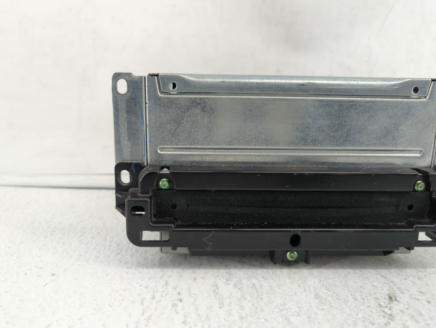 2013-2013 Dodge Journey Am Fm Cd Player Radio Receiver - Oemusedautoparts1.com