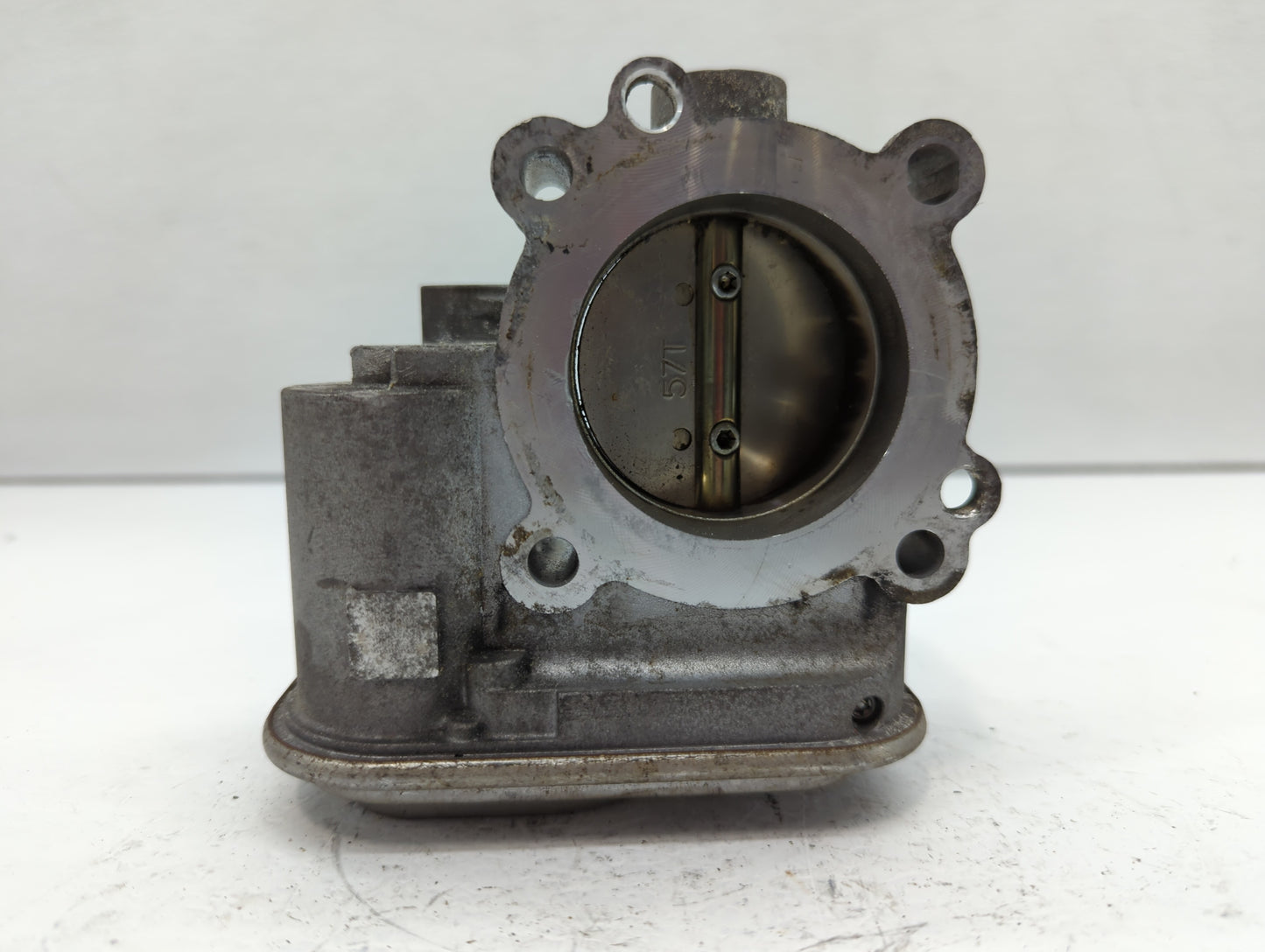 2009-2018 Dodge Journey Throttle Body Fits Fits 2007 2008 2009 2010 2011 2012 2013 2014 2015 2016 2017 2018 OEM Used Auto Pa
