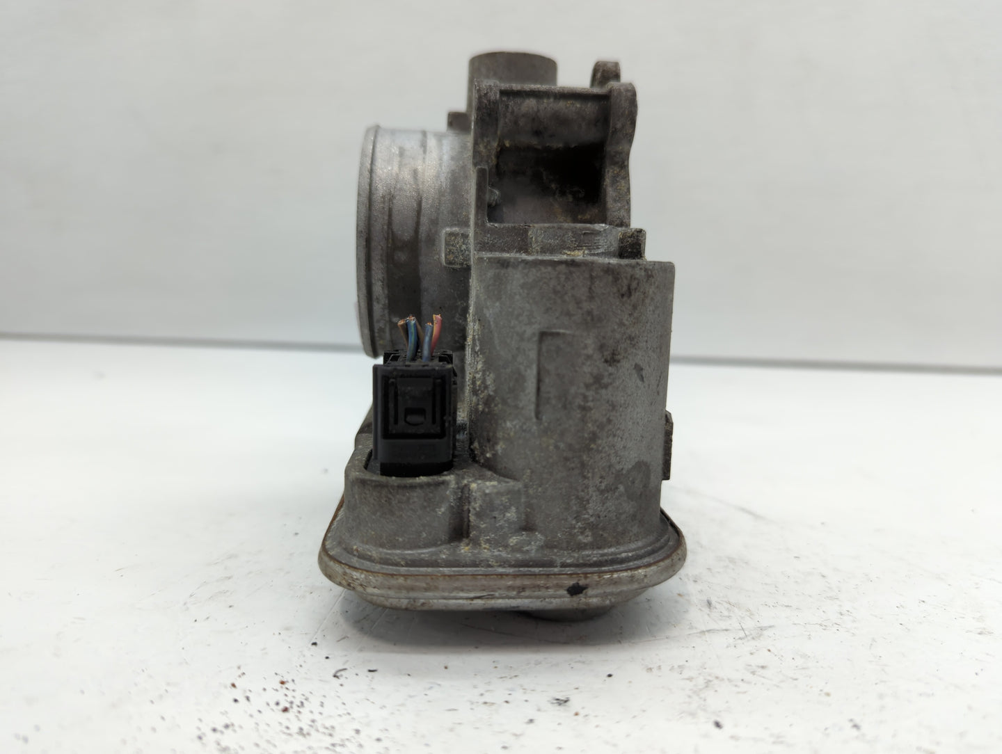 2009-2018 Dodge Journey Throttle Body Fits Fits 2007 2008 2009 2010 2011 2012 2013 2014 2015 2016 2017 2018 OEM Used Auto Pa