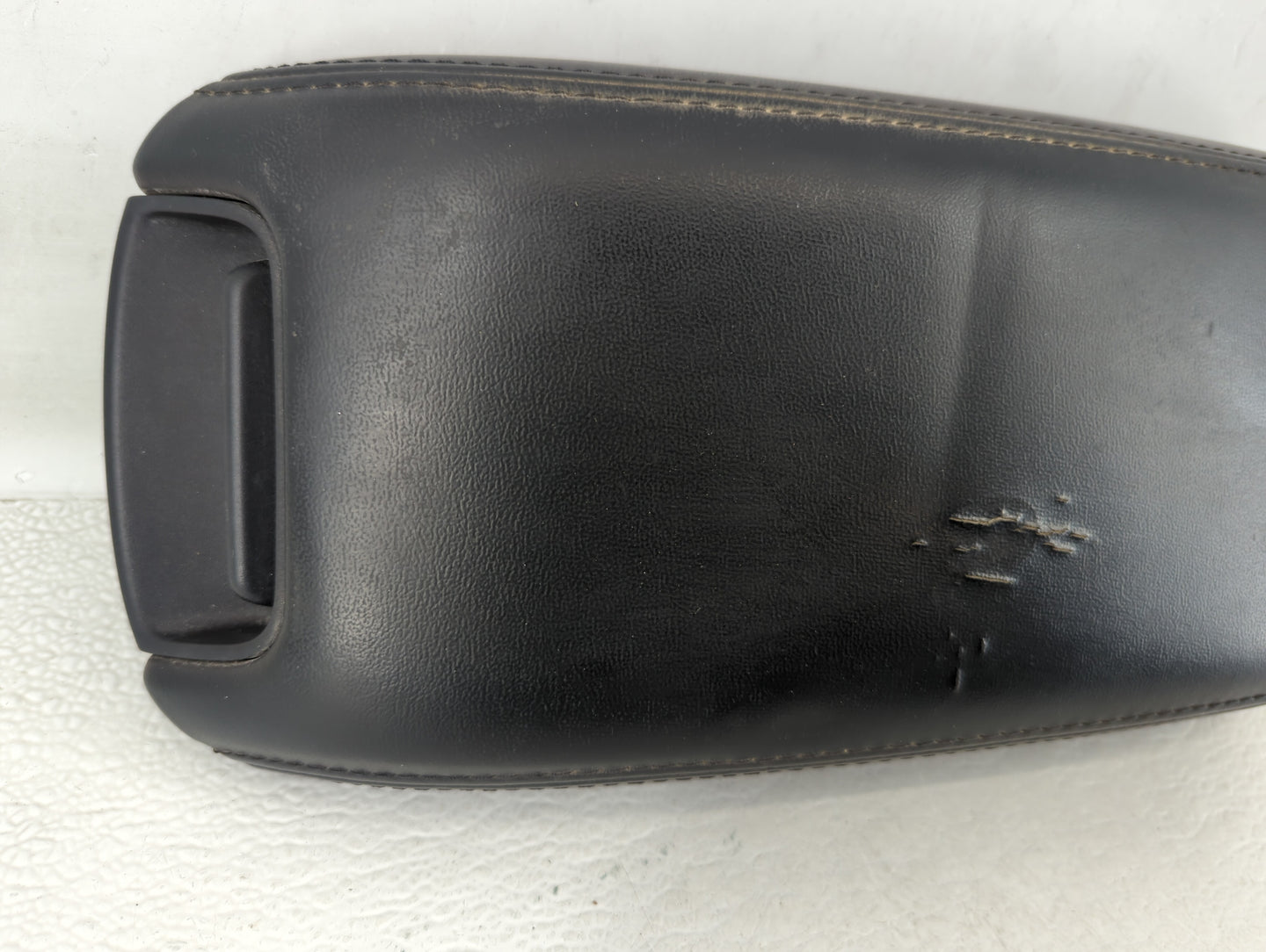 2013 Dodge Journey Center Console Armrest Cover Lid - Oemusedautoparts1.com