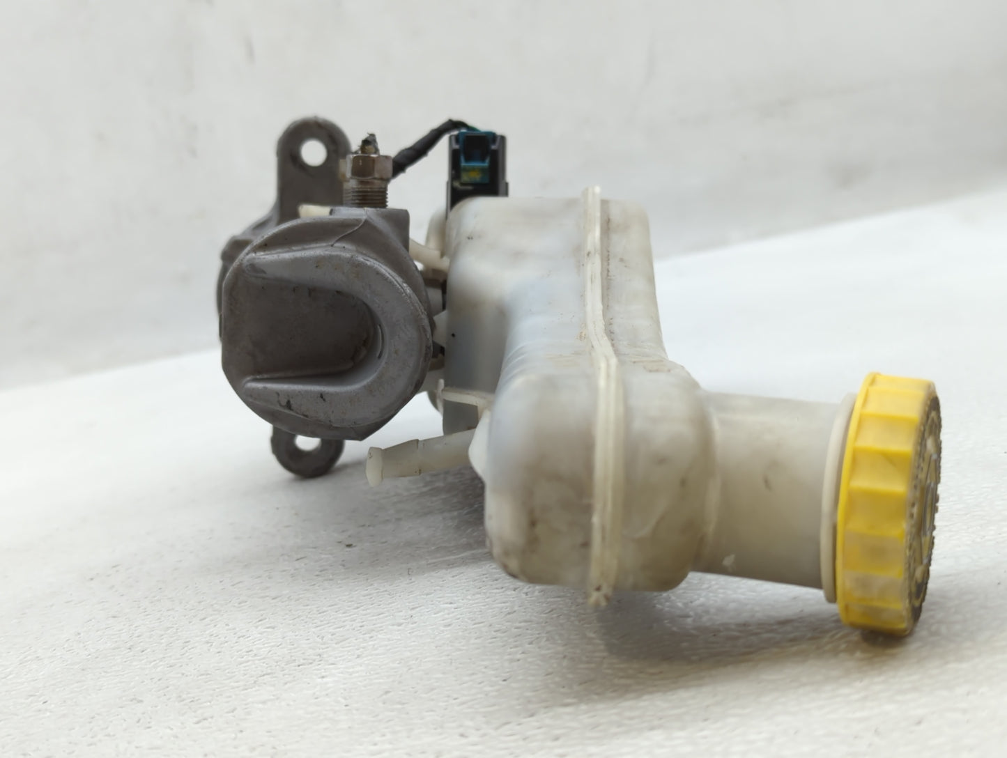 2013 Dodge Journey Brake Master Cylinder - Oemusedautoparts1.com