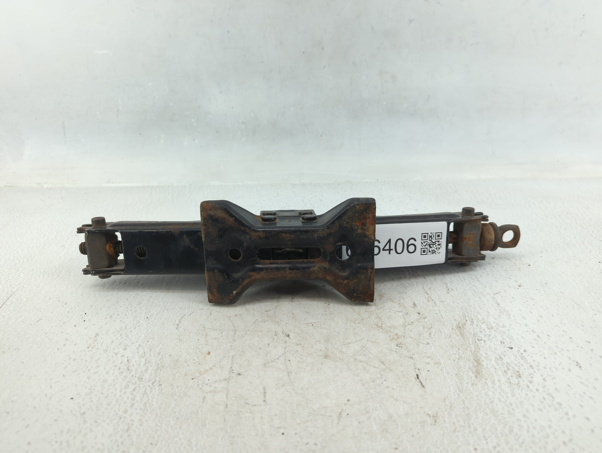 2013 Dodge Journey Spare Scissor Car Jack 626406 - Oemusedautoparts1.com