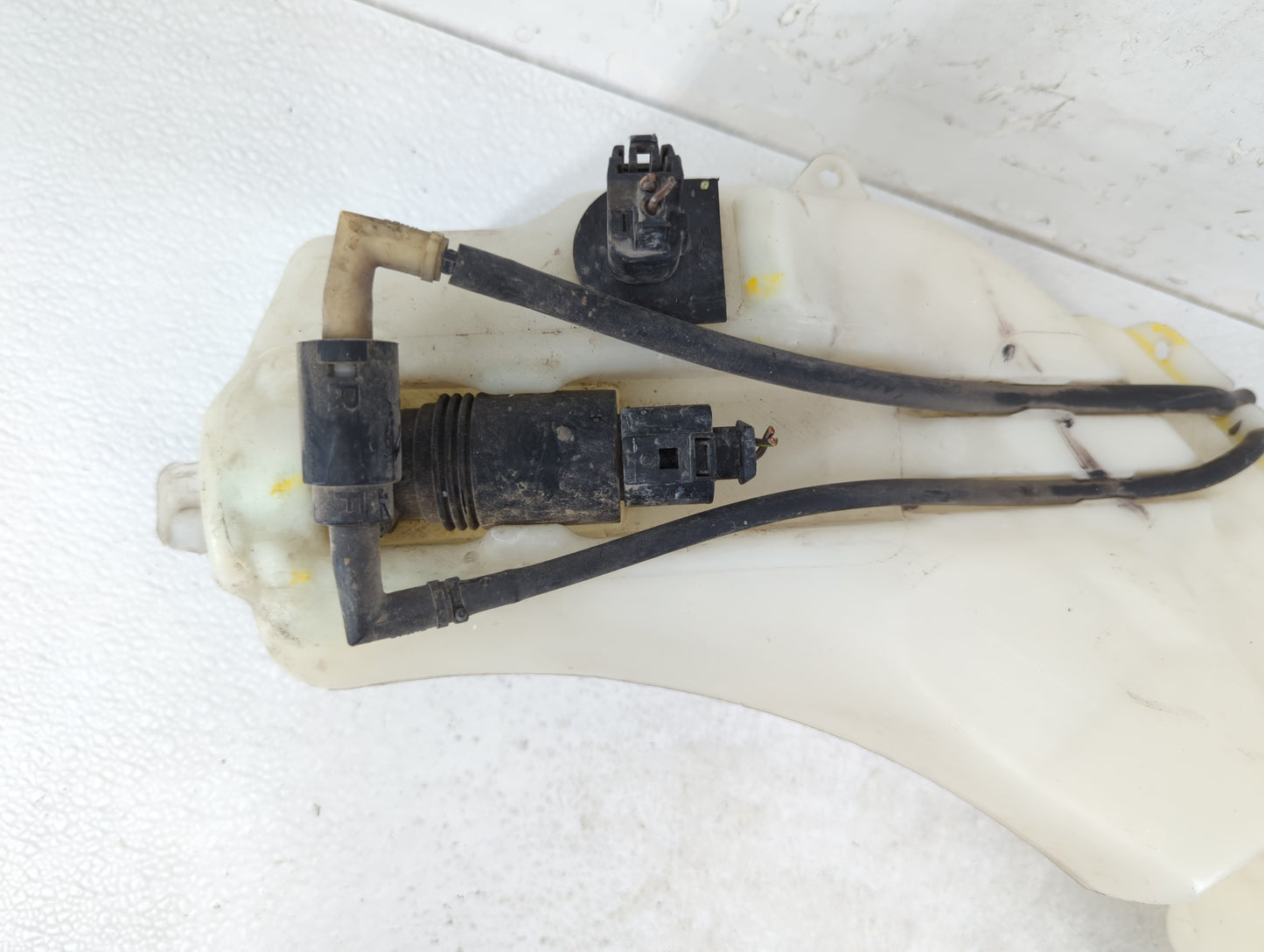2013 Dodge Journey Windshield Washer Fluid Reservoir Bottle Oem - Oemusedautoparts1.com