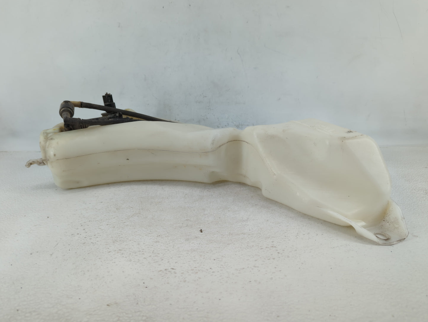 2013 Dodge Journey Windshield Washer Fluid Reservoir Bottle Oem - Oemusedautoparts1.com