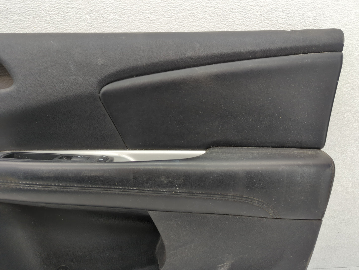 2013 Dodge Journey Front Right Passenger Interior Door Panel Trim - Oemusedautoparts1.com
