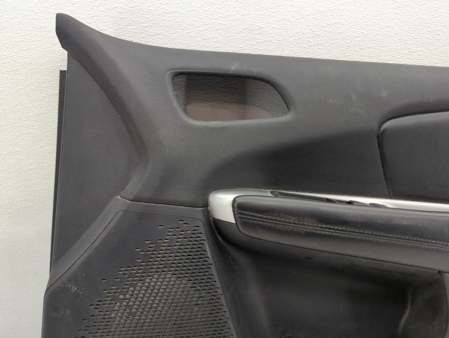 2013 Dodge Journey Front Right Passenger Interior Door Panel Trim - Oemusedautoparts1.com
