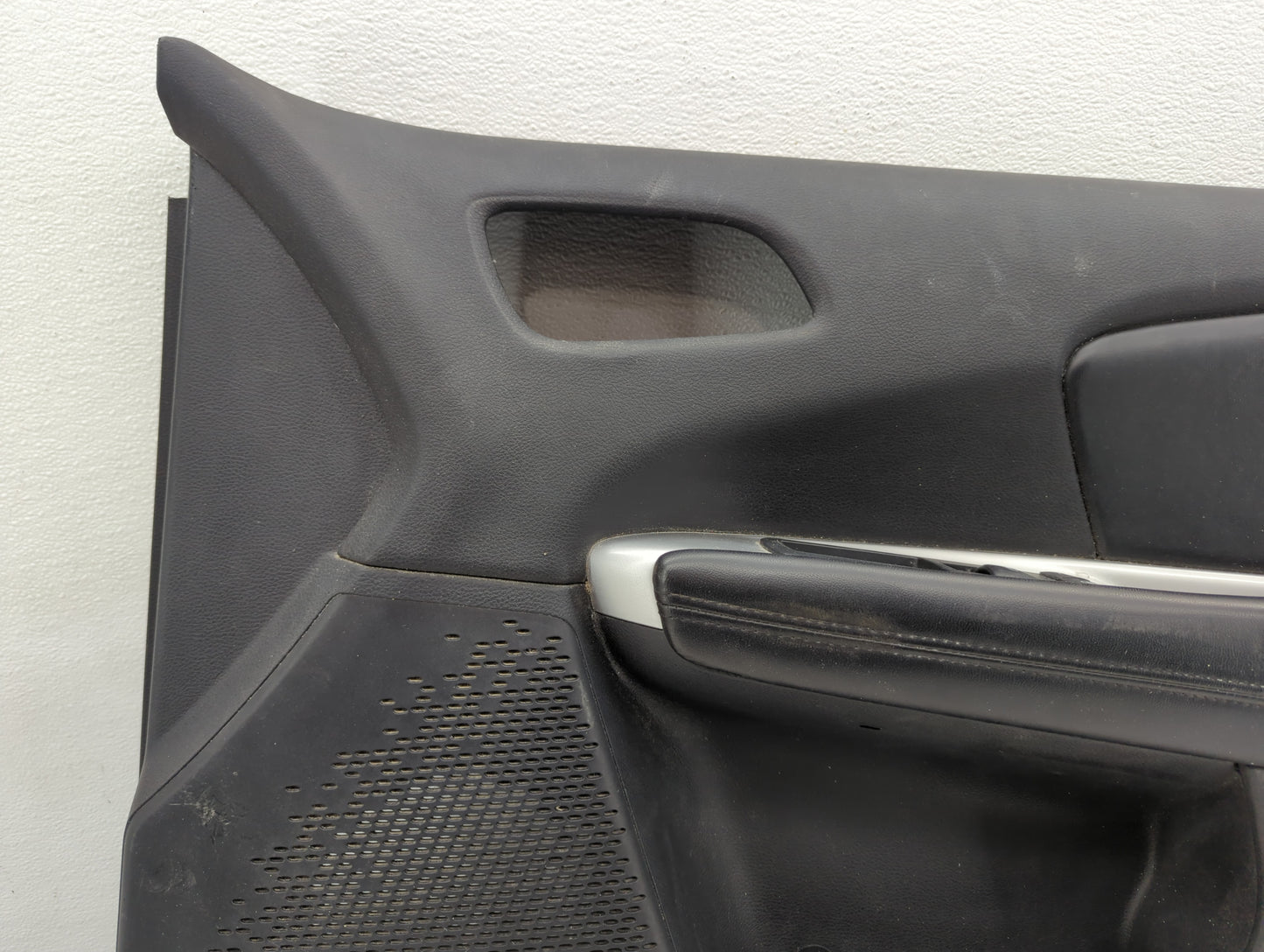 2013 Dodge Journey Front Right Passenger Interior Door Panel Trim - Oemusedautoparts1.com