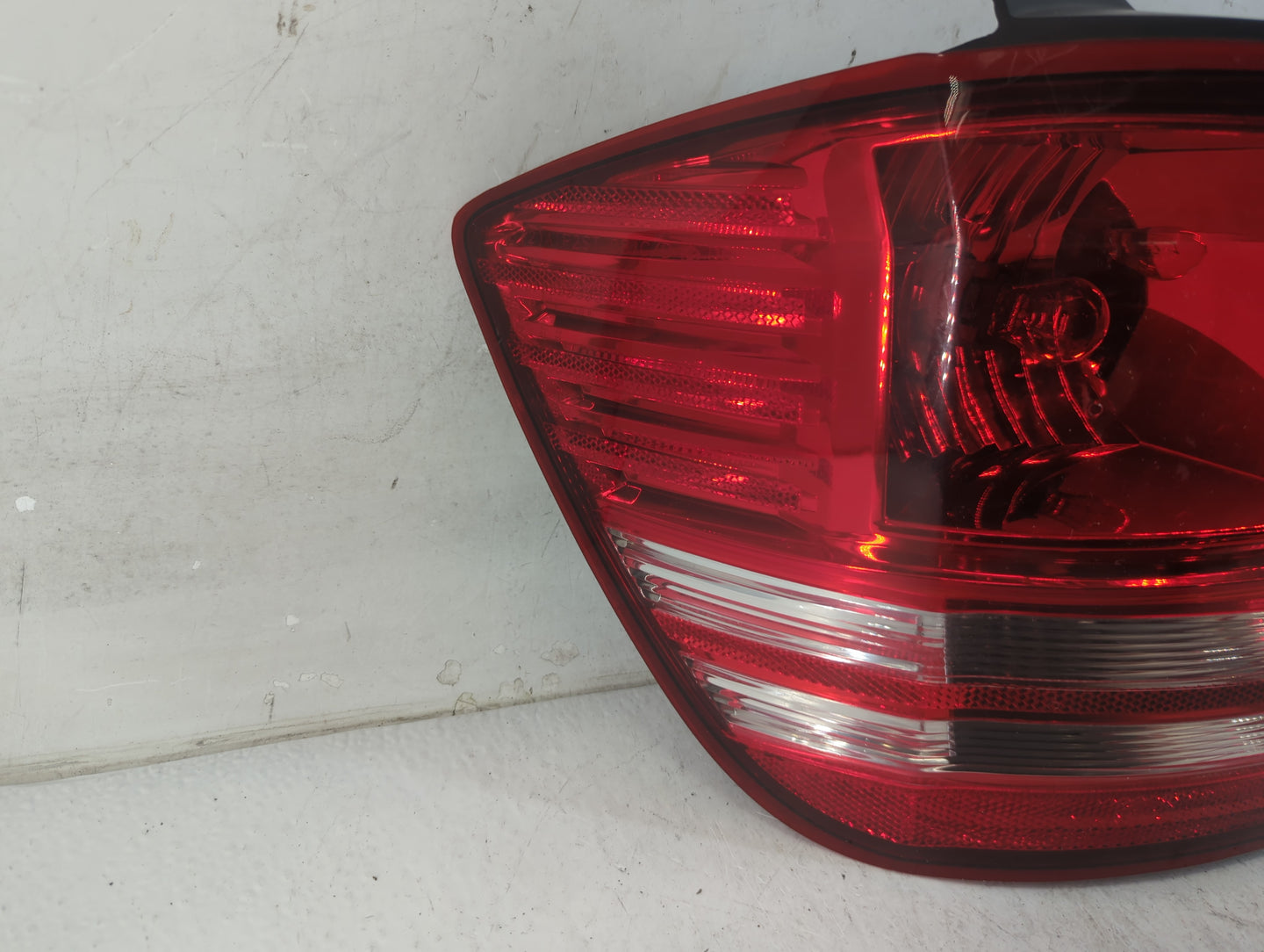 2013 Dodge Journey Tail Light Assembly Driver Left OEM P/N:05116291AH Fits OEM Used Auto Parts - Oemusedautoparts1.com