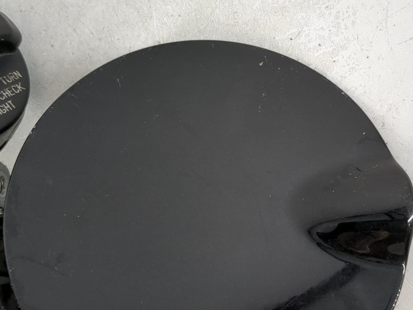 2013 Dodge Journey Fuel Tank Door Lid Gas Tank - Oemusedautoparts1.com