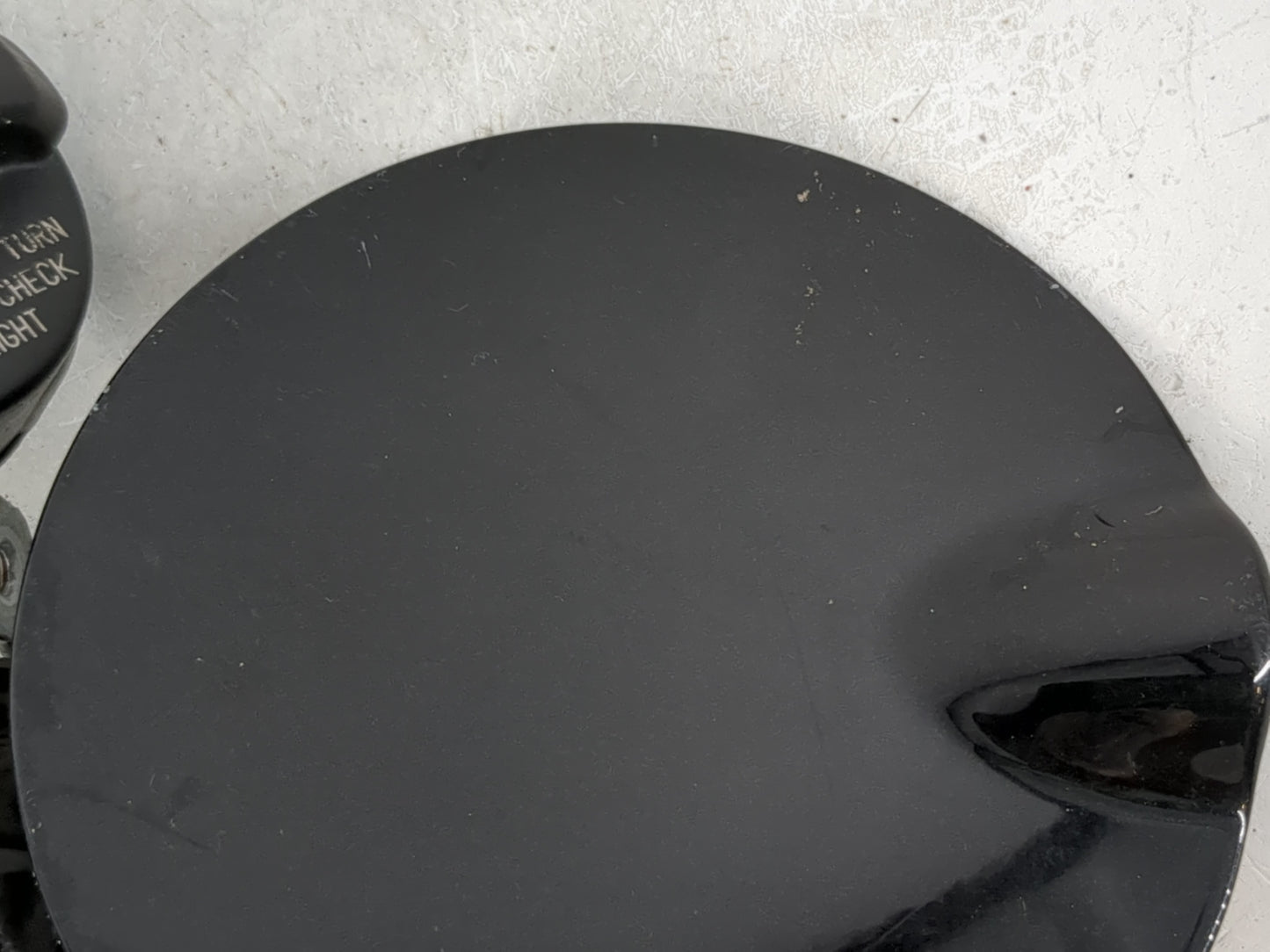 2013 Dodge Journey Fuel Tank Door Lid Gas Tank - Oemusedautoparts1.com