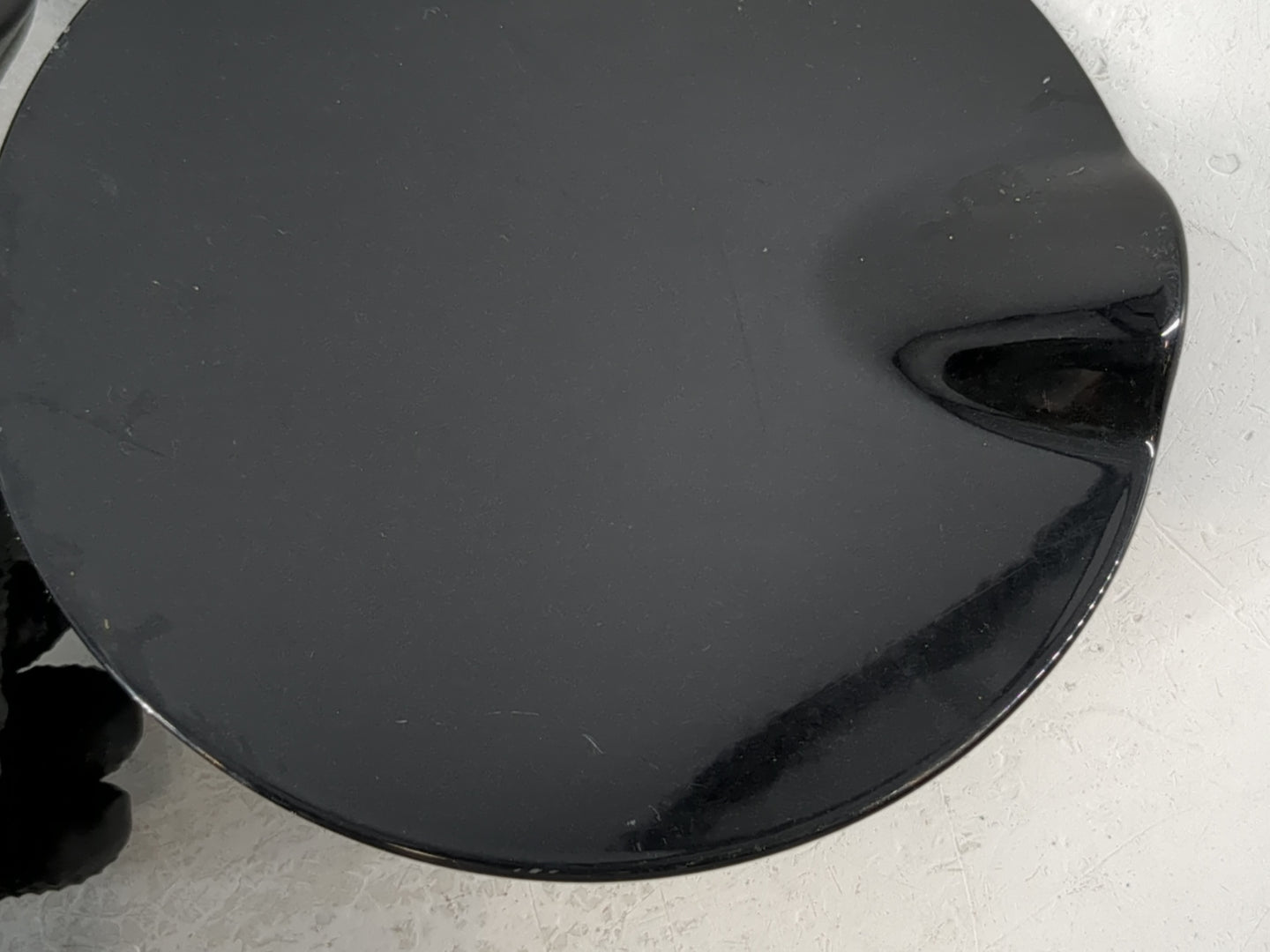 2013 Dodge Journey Fuel Tank Door Lid Gas Tank - Oemusedautoparts1.com