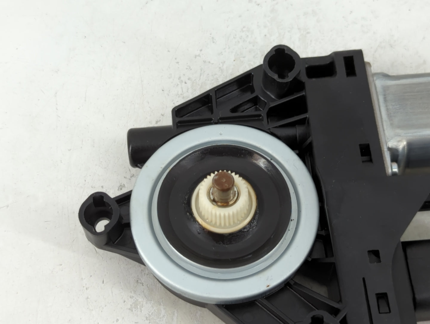 2013 Dodge Journey Driver Front Left Power Window Motor - Oemusedautoparts1.com